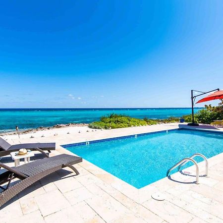 Thatch Hill - Renovated Beach House With Pool, Short Walk To The Rum Point Club Driftwood Village Экстерьер фото
