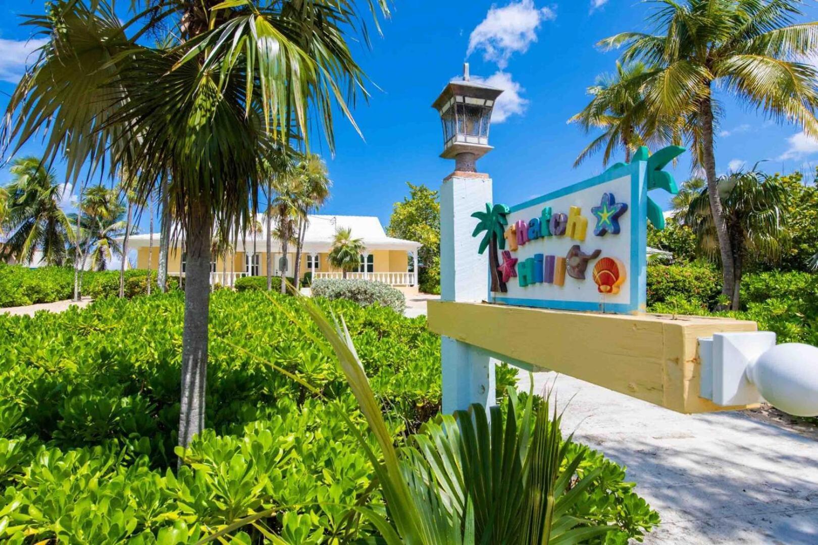 Thatch Hill - Renovated Beach House With Pool, Short Walk To The Rum Point Club Driftwood Village Экстерьер фото