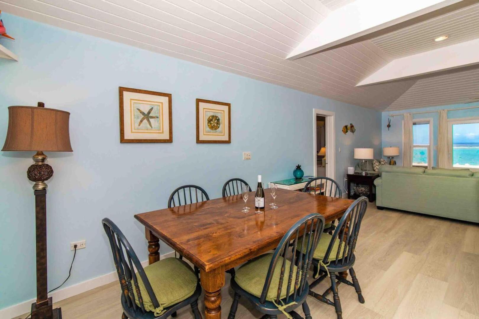 Thatch Hill - Renovated Beach House With Pool, Short Walk To The Rum Point Club Driftwood Village Экстерьер фото